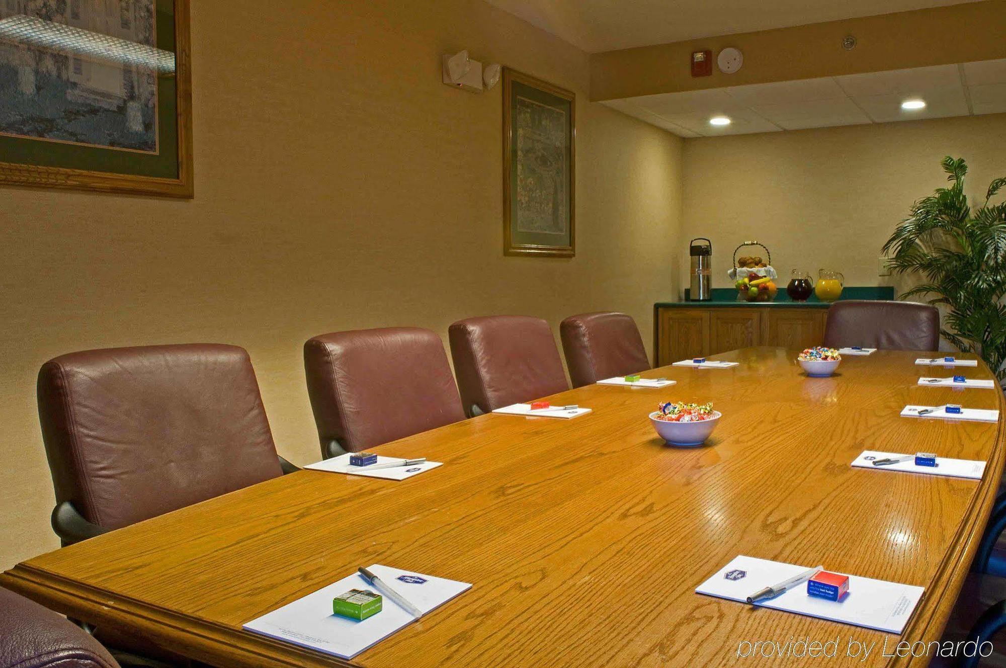 Hampton Inn Fall River/Westport North Westport Bisnis foto